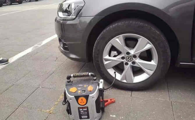 宜黄汽车搭电案例